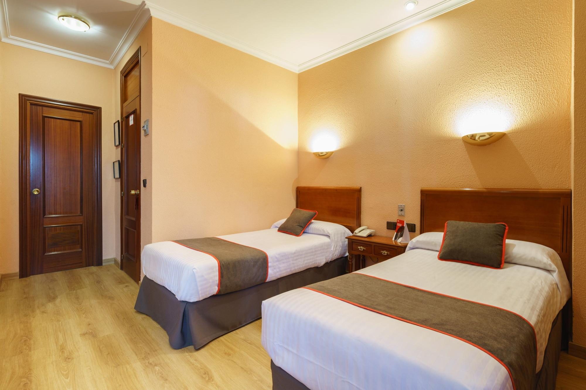 Hotel Los Castanos 阿拉色那 外观 照片